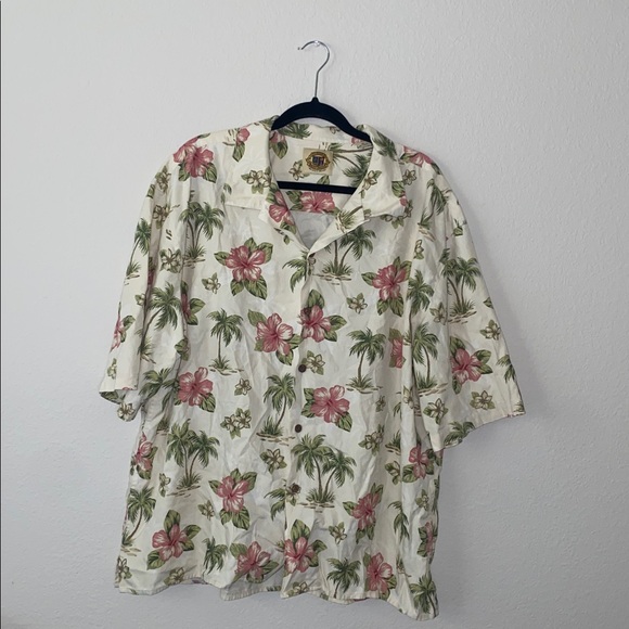 🎱Men’s “We live in the sun” partially Sick button up Hawaiian style shirt! - Picture 2 of 9